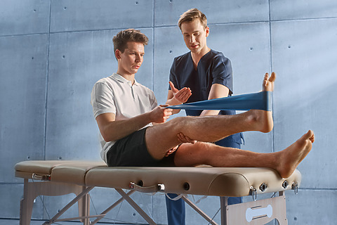 Fyzioterapeut môže pomôcť nastaviť cvičebný plán na posilnenie chrbta a brucha.